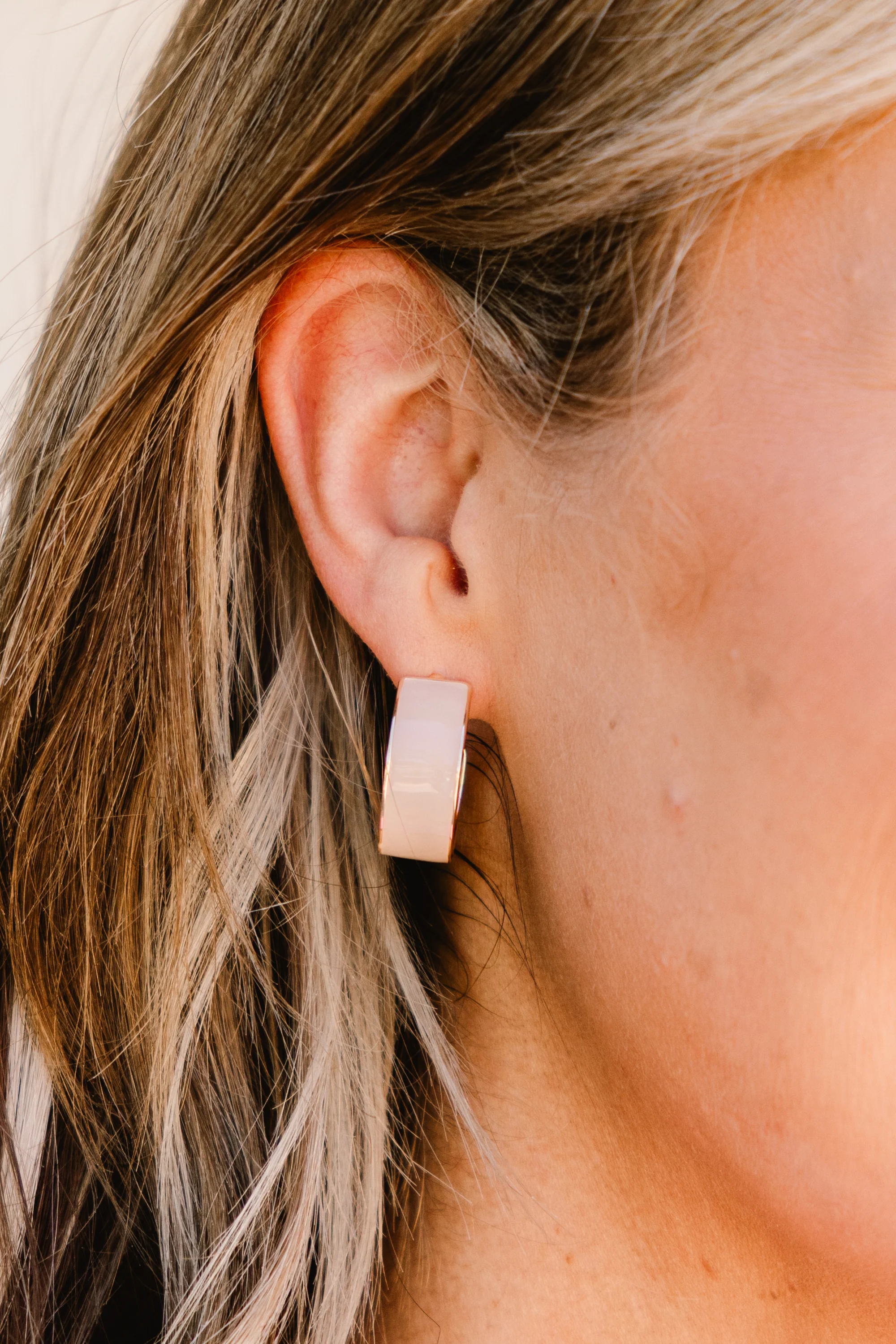 Assumptions Are Made Earrings, Beige - Weilaico