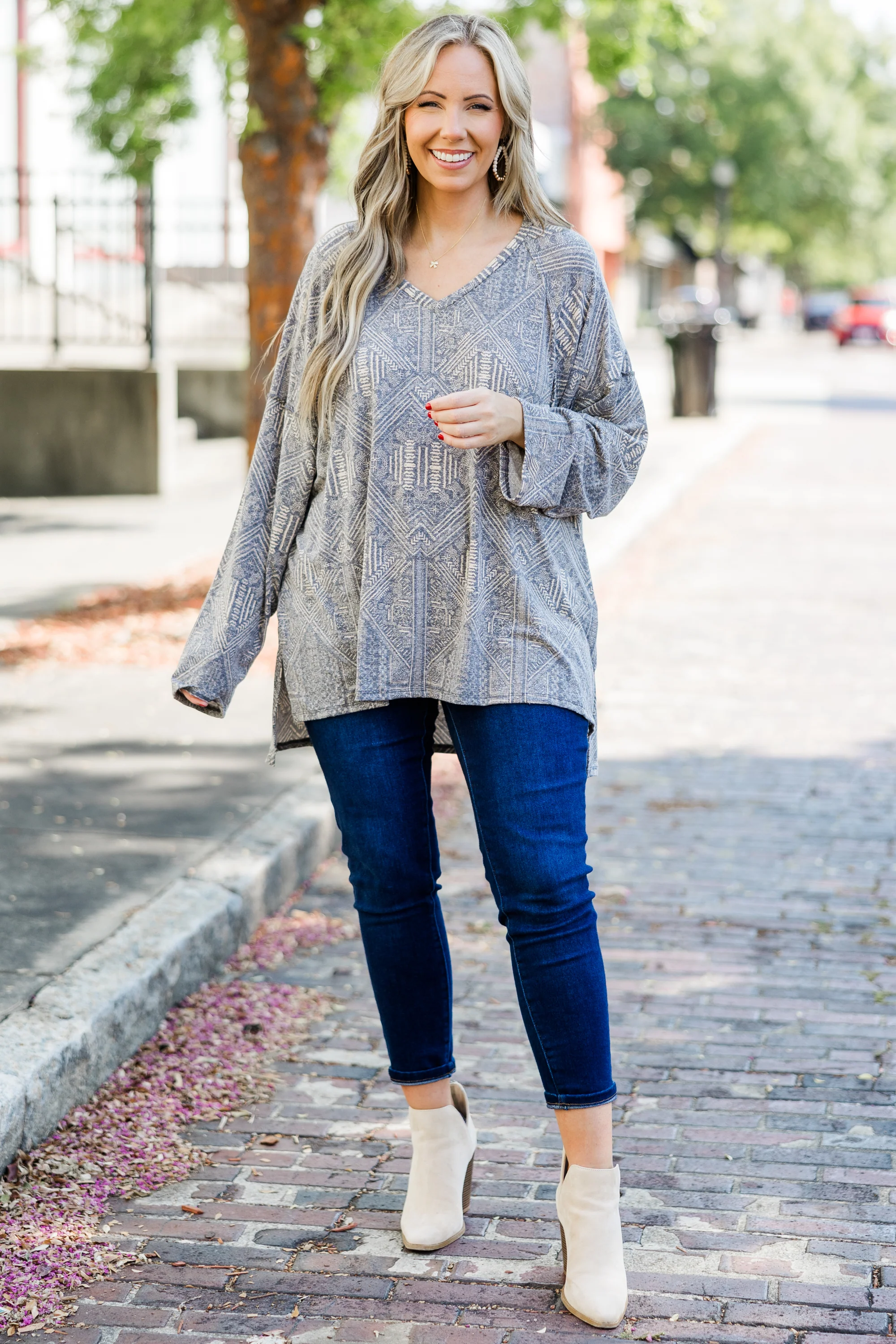 Full Of Charm Top, Gray - Weilaico