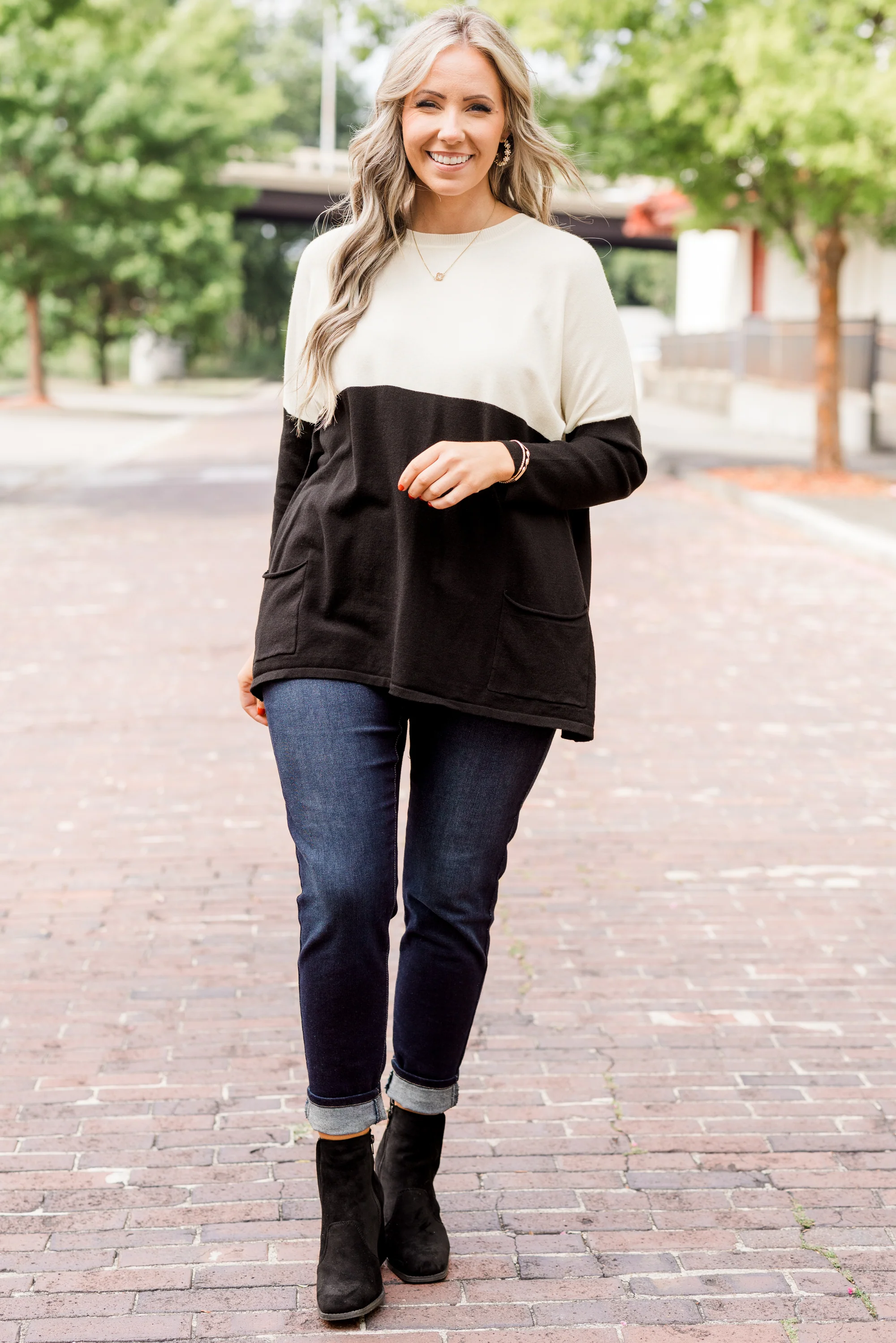 Smooth Talking Sweater, Ivory-Black - Weilaico