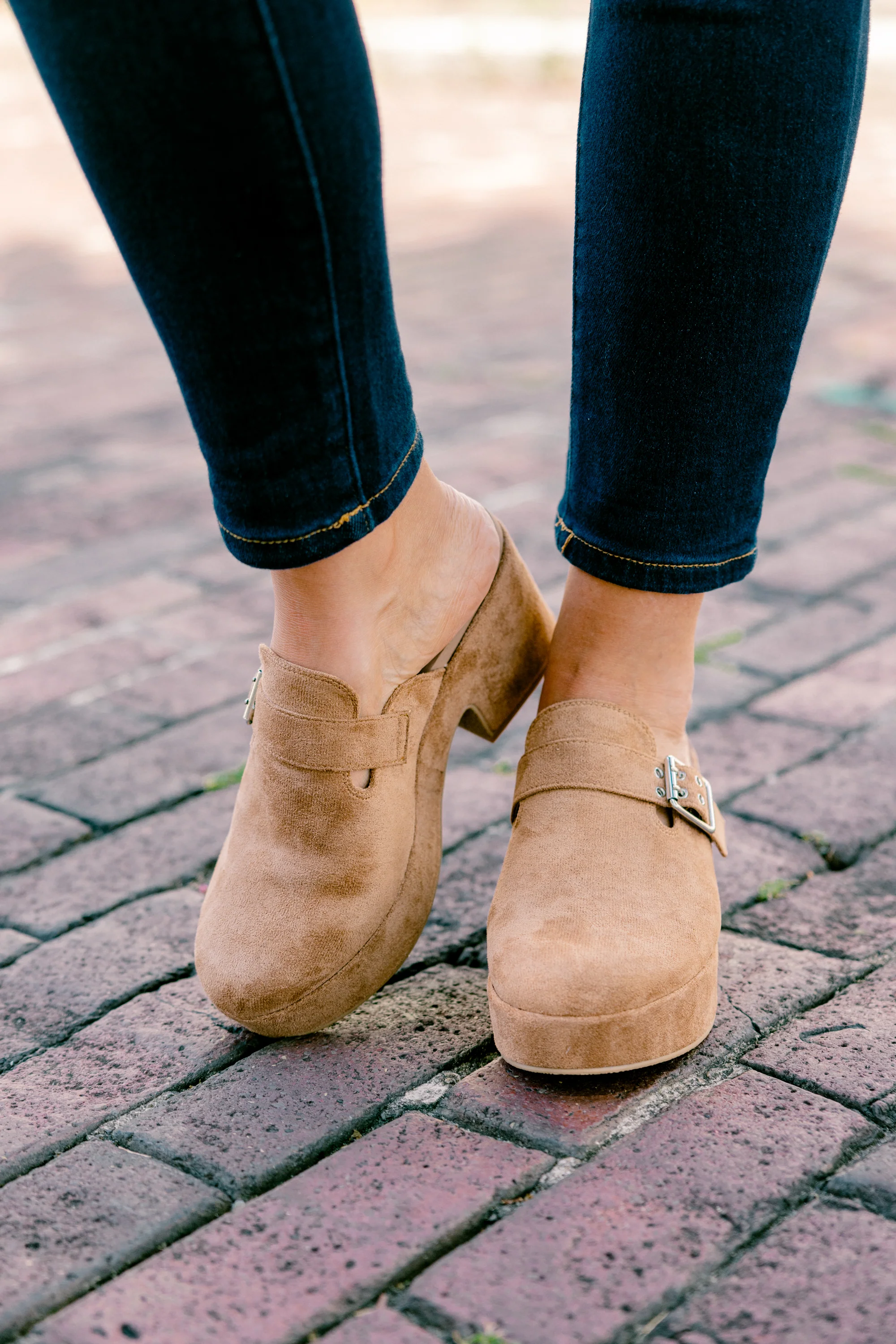 Corky's: Back On You Clogs, Tobacco - Weilaico