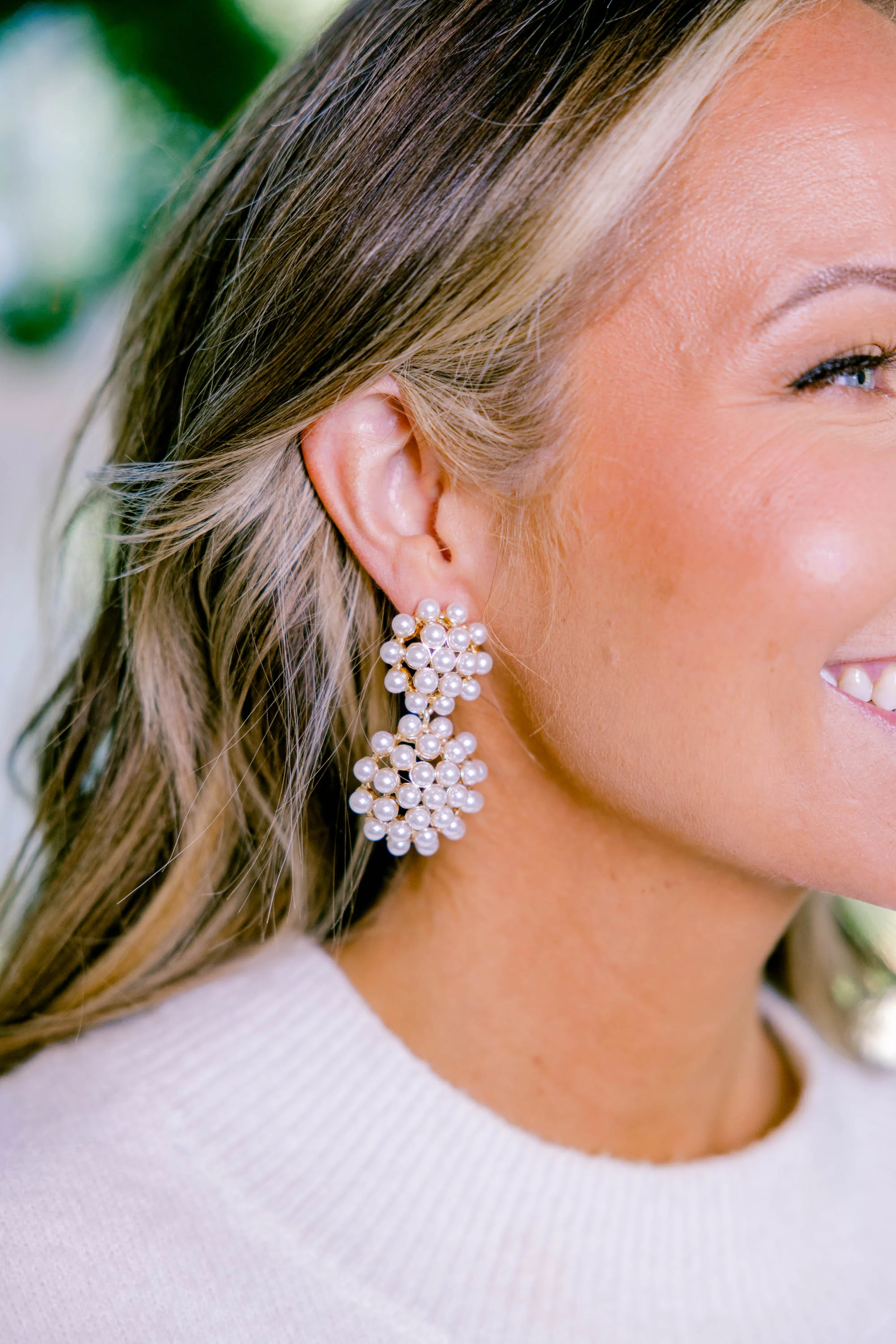 Meet Me At The Mistletoe Earrings, Cream - Weilaico