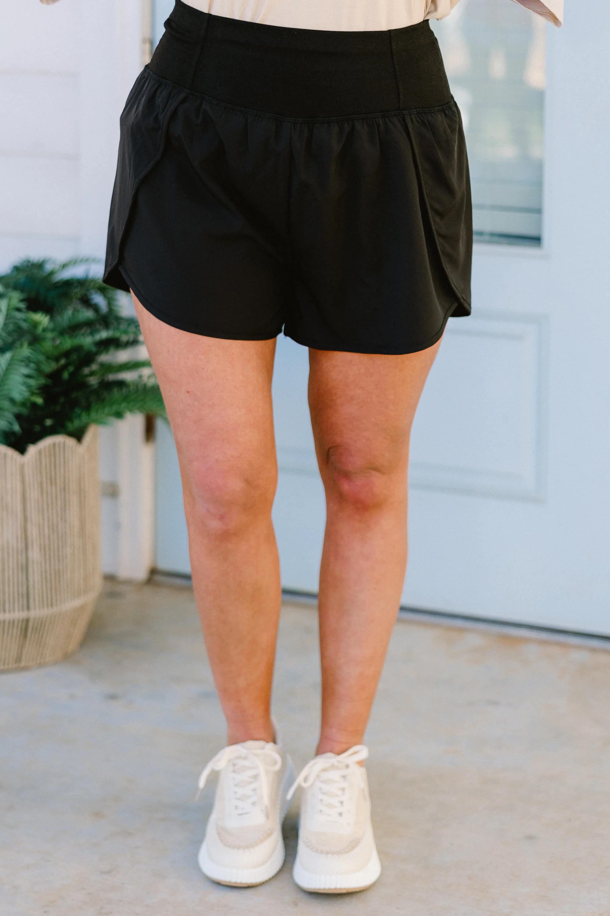 Sporty Chic Shorts, Black - Weilaico