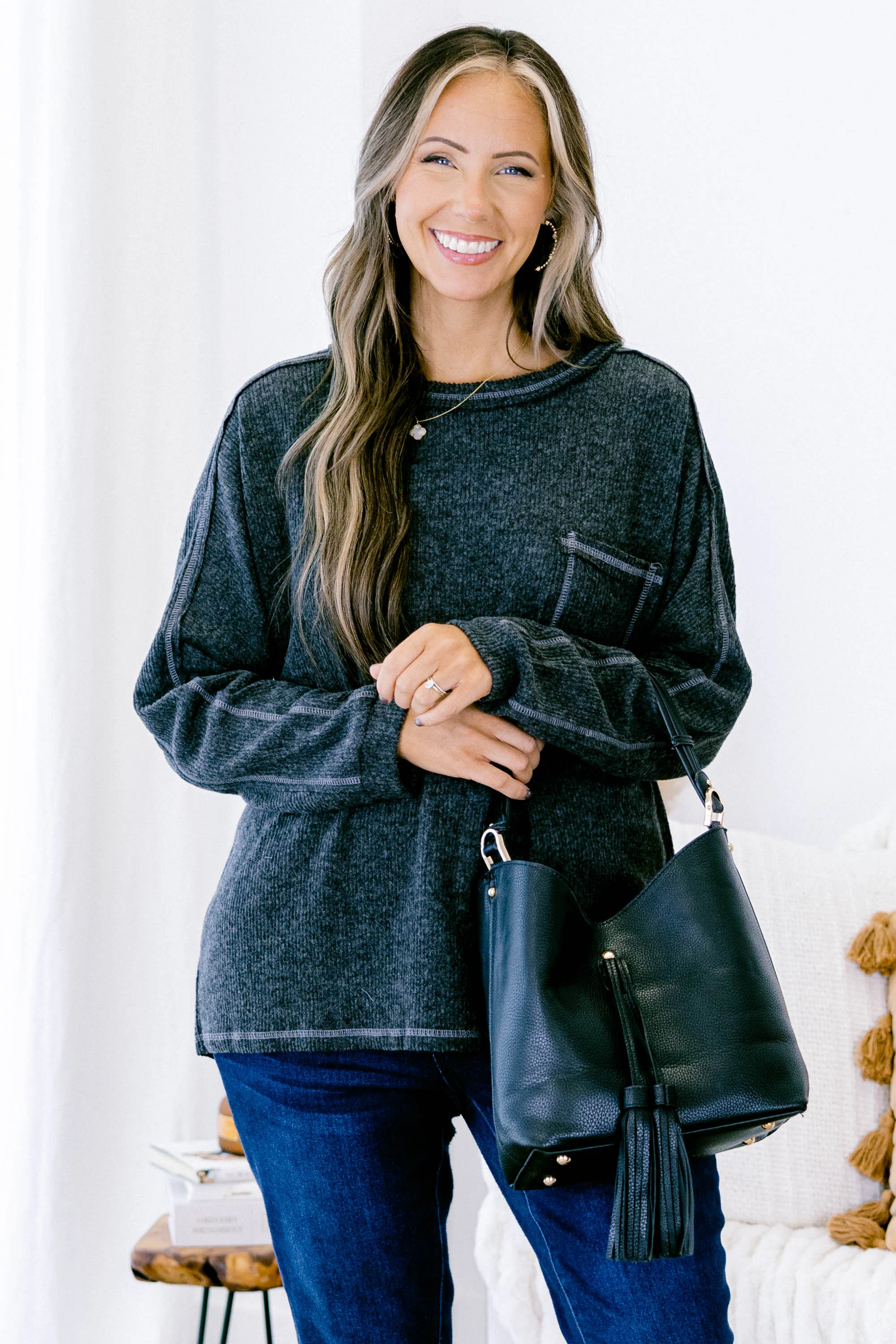 Just Move Along Top, Black - Weilaico