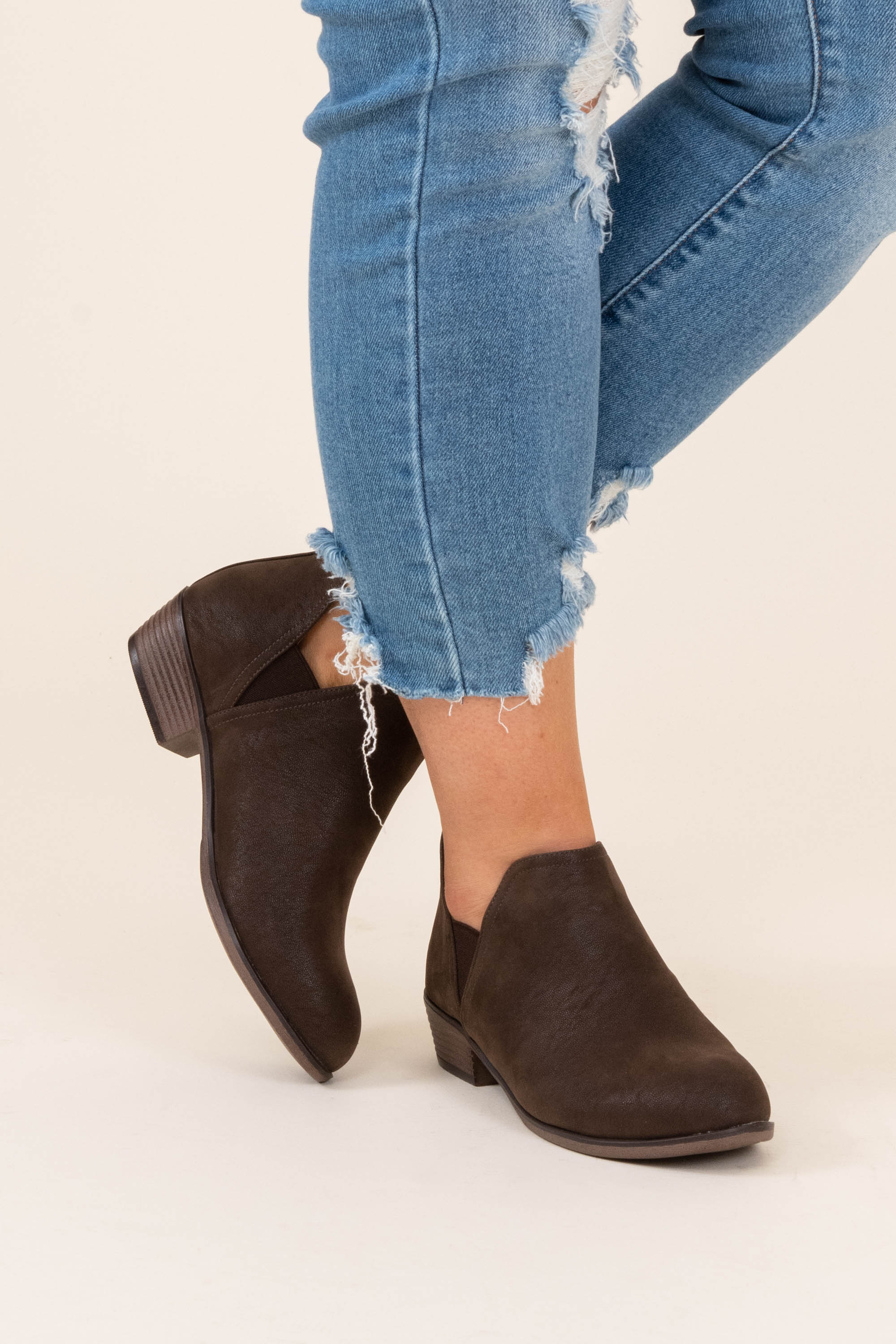 Foot In The Door Booties, Brown - Weilaico