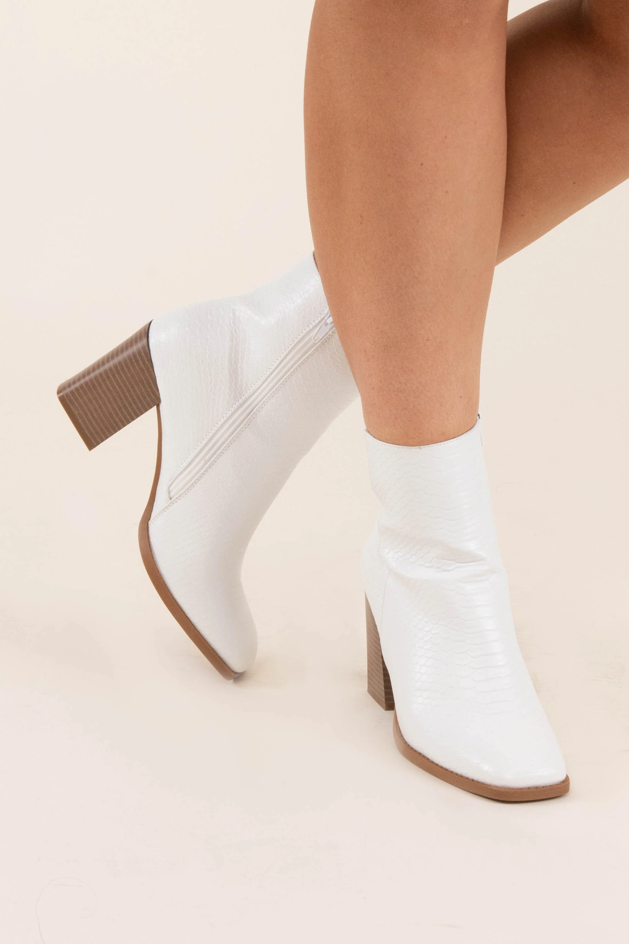 Walking Into The Great Unknown Booties, White - Weilaico