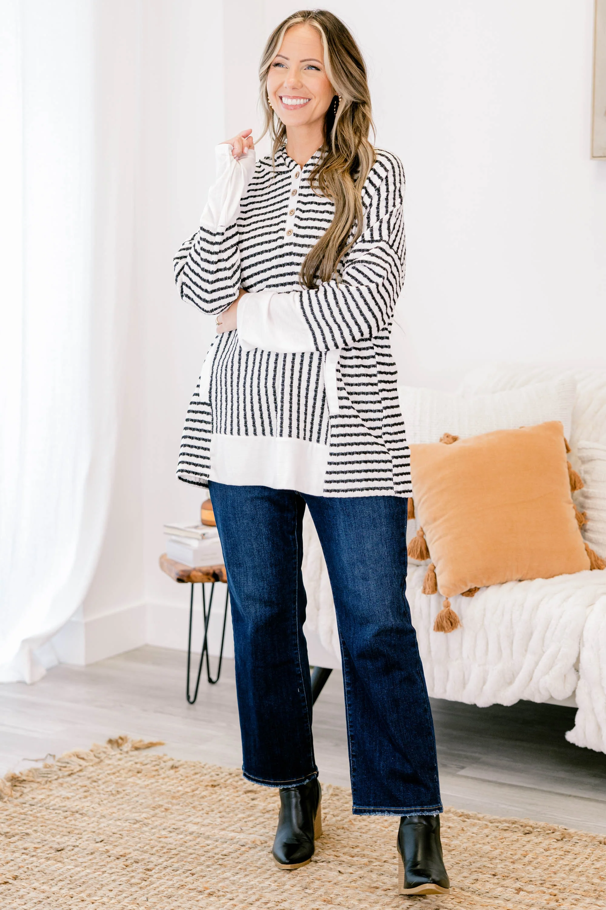 Coastal Breeze Hoodie, Cream-Black - Weilaico