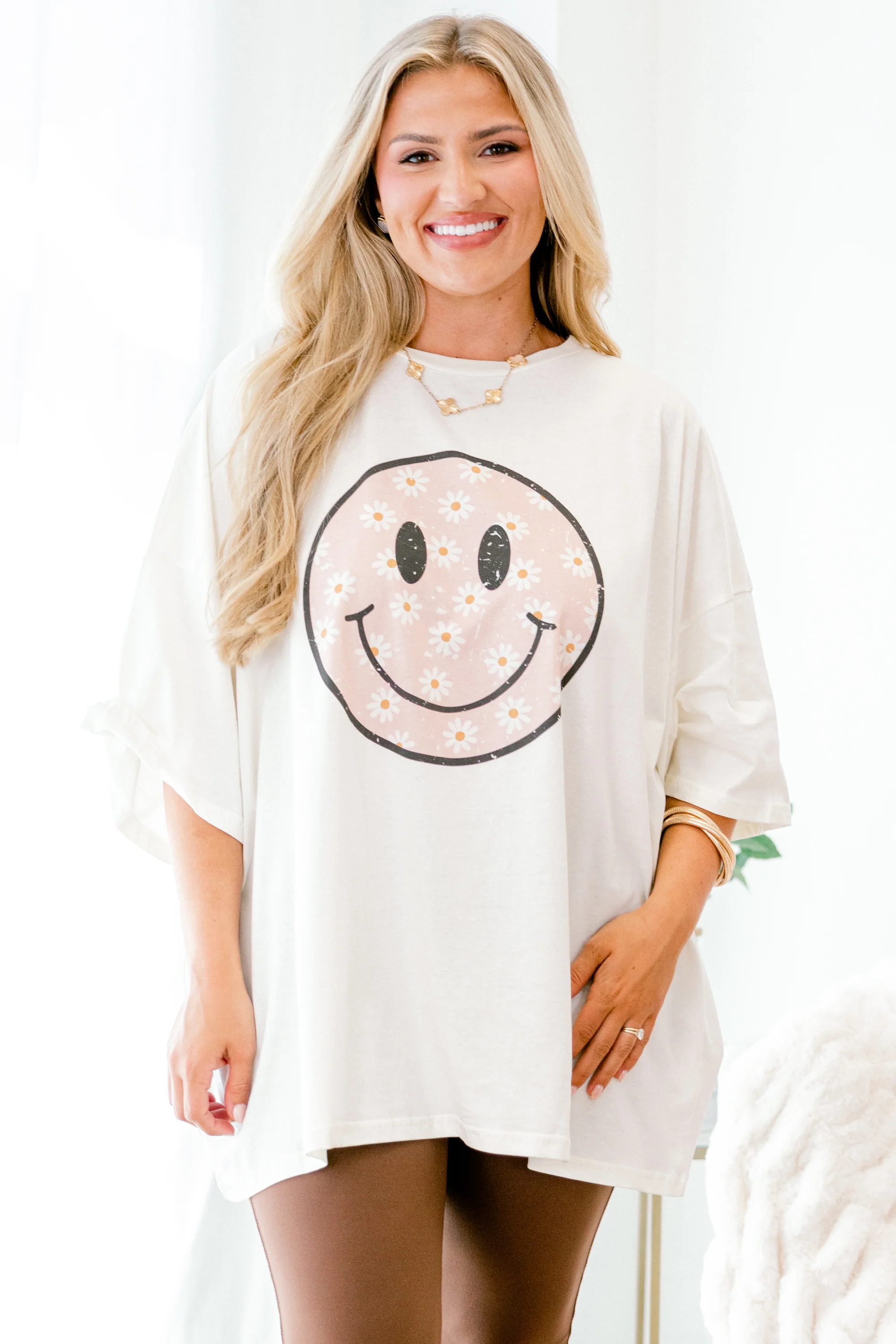 Fresh As A Daisy Boyfriend Tee, Ivory - Weilaico