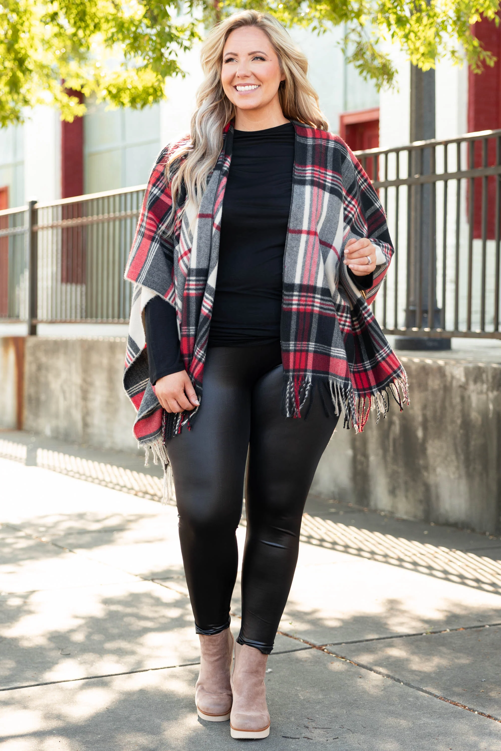 The Overlook Poncho, Red - Weilaico