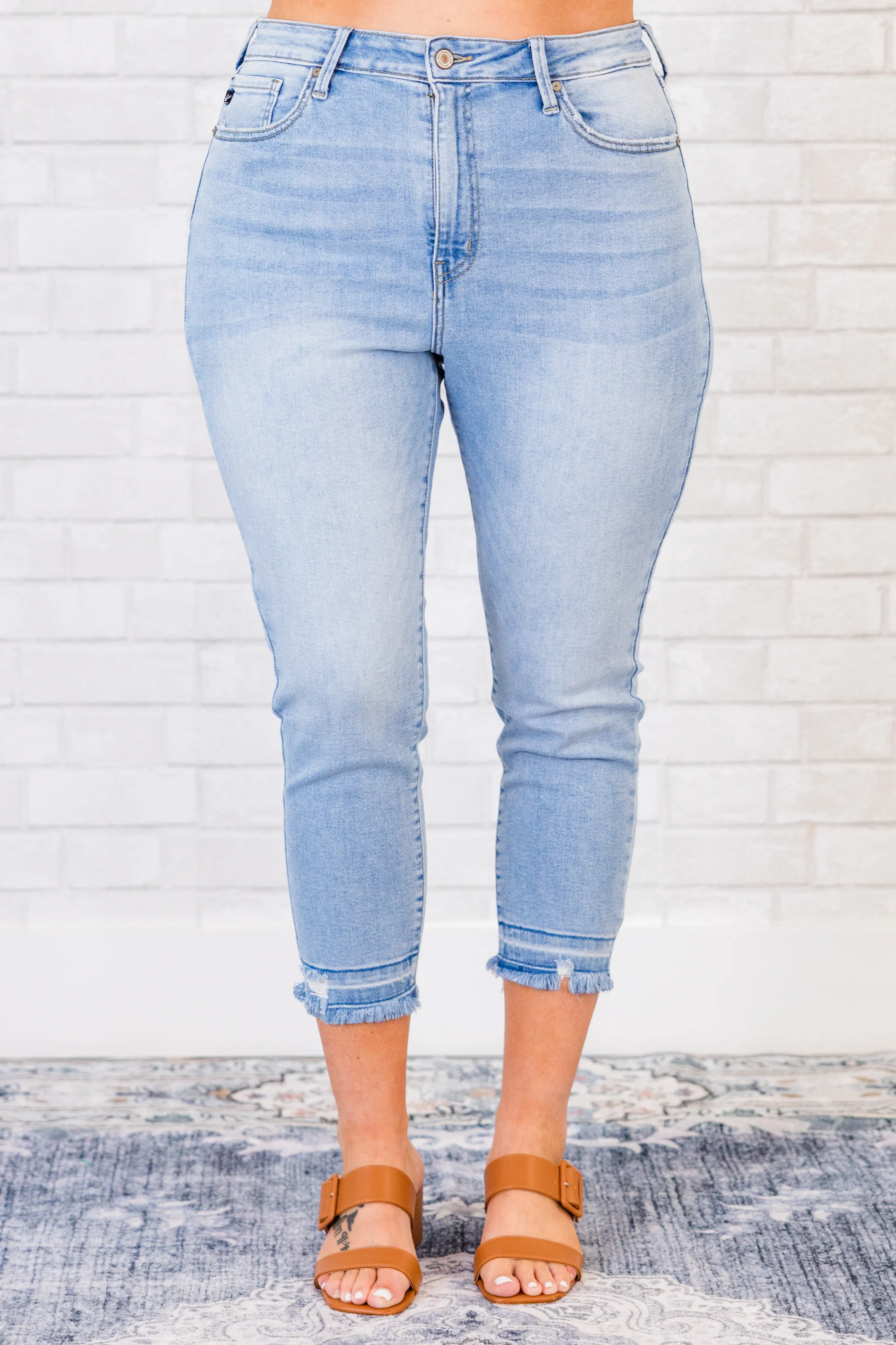 Perfect Weekend Capris, Light Wash - Weilaico