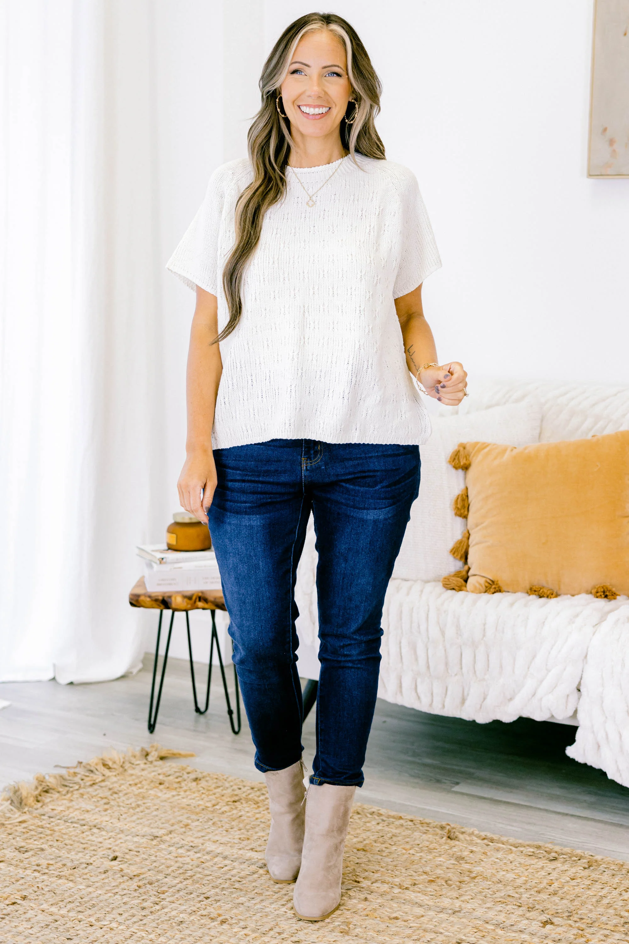 On The Daily Top, Cream - Weilaico