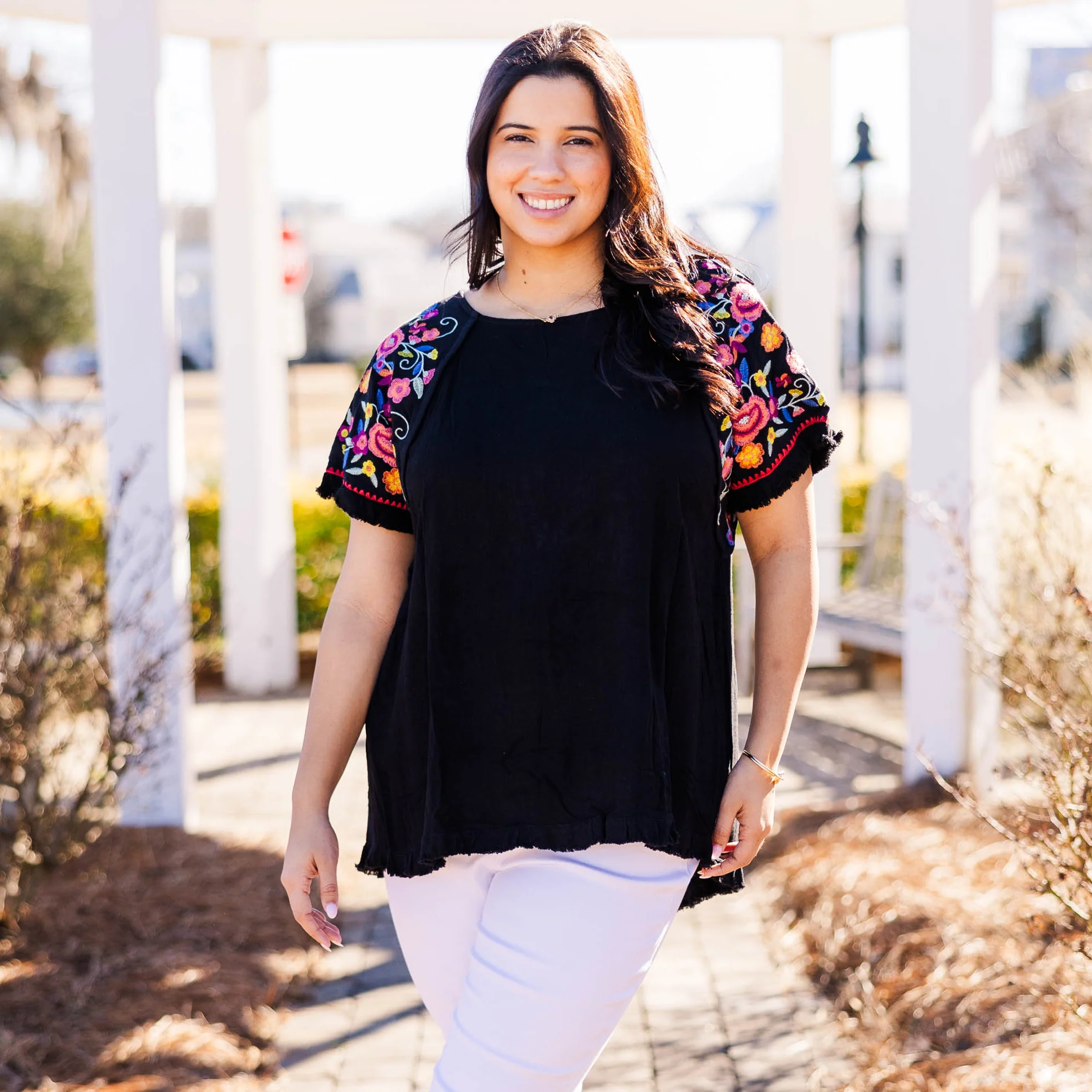 Bird In Hand Top, Black - Weilaico