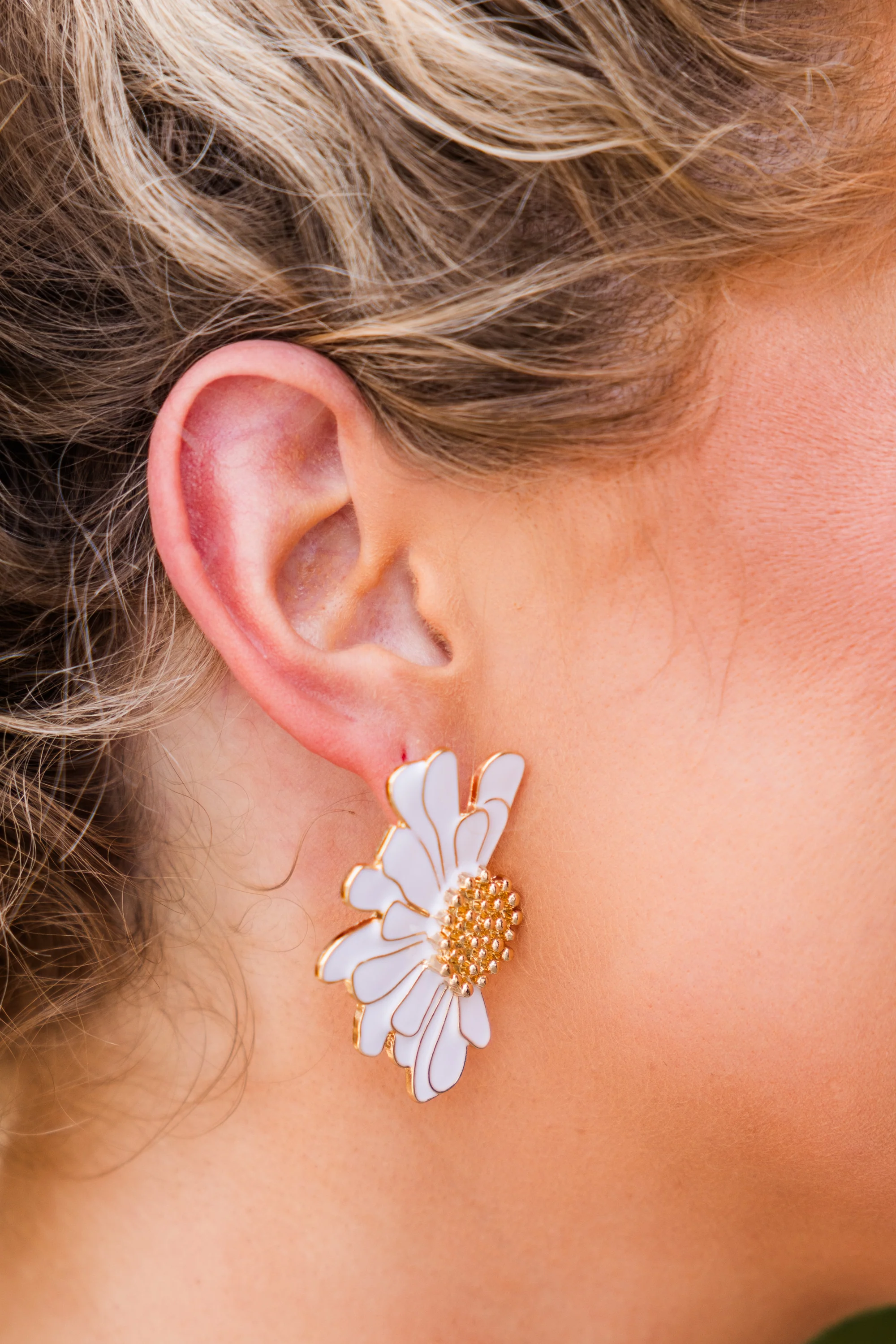 Lauren Kenzie: Blooming From Within Earrings, Gold - Weilaico
