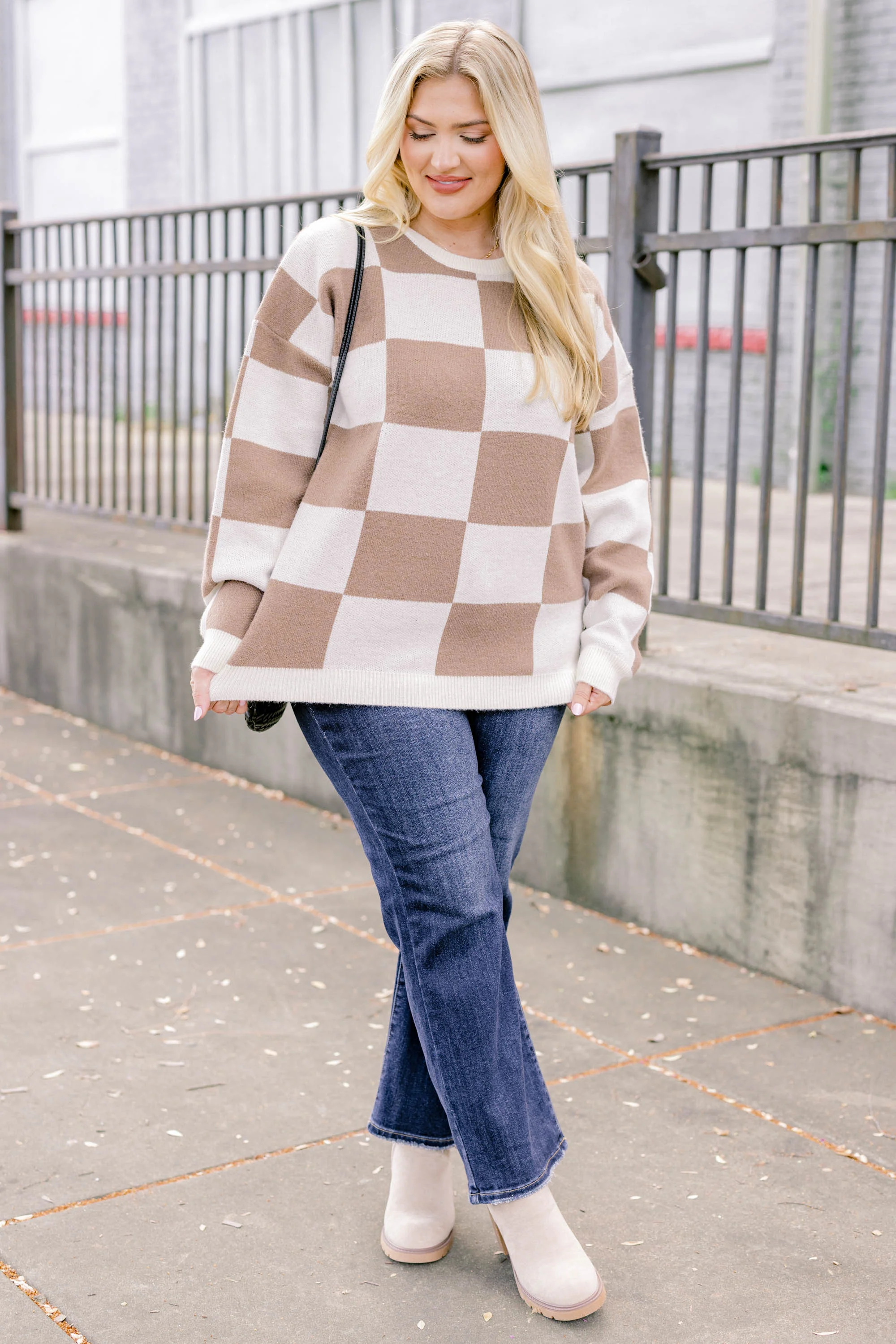 Not Into Games Sweater, Brown - Weilaico