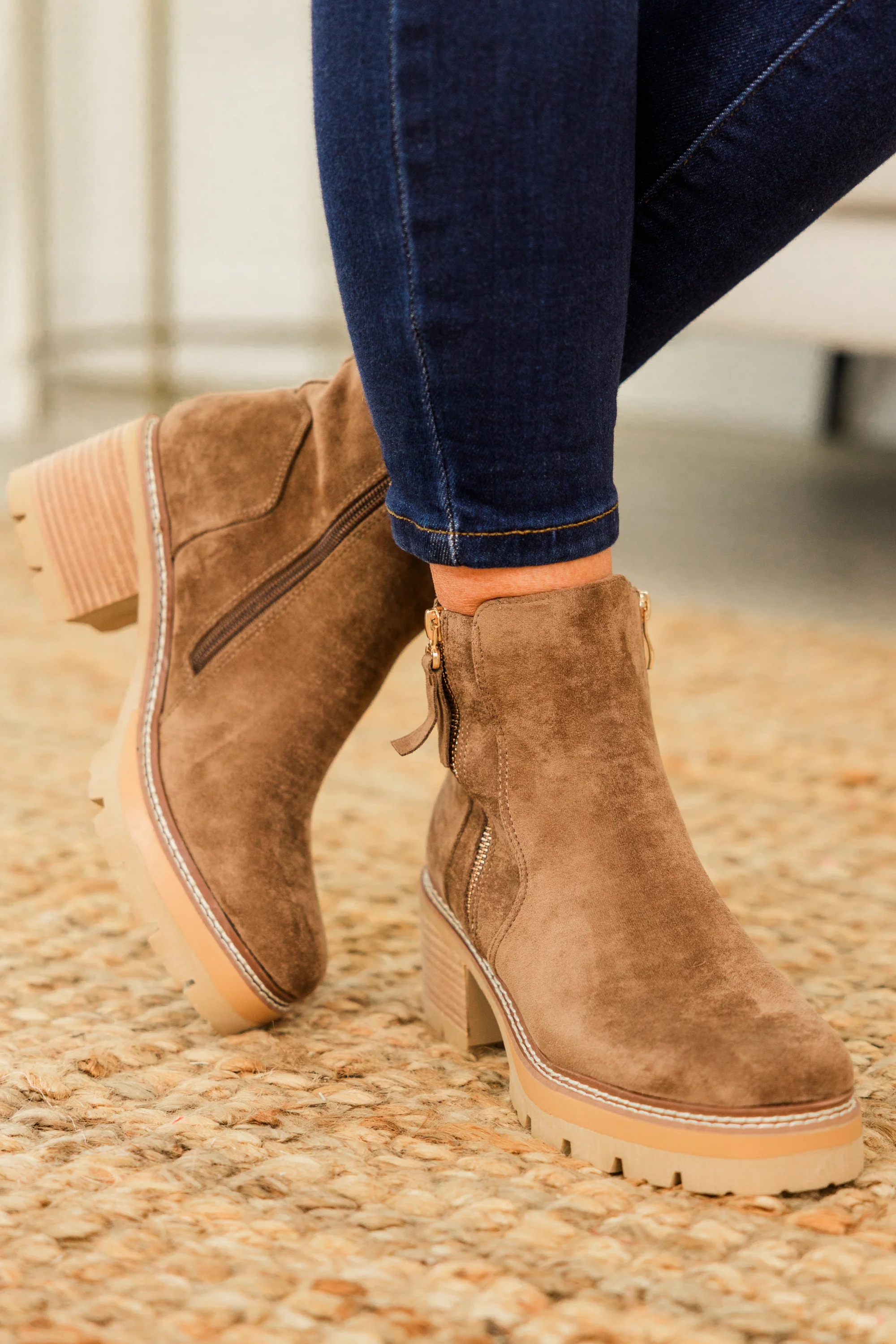 Corky's: Bay Girl Boots, Saddle - Weilaico