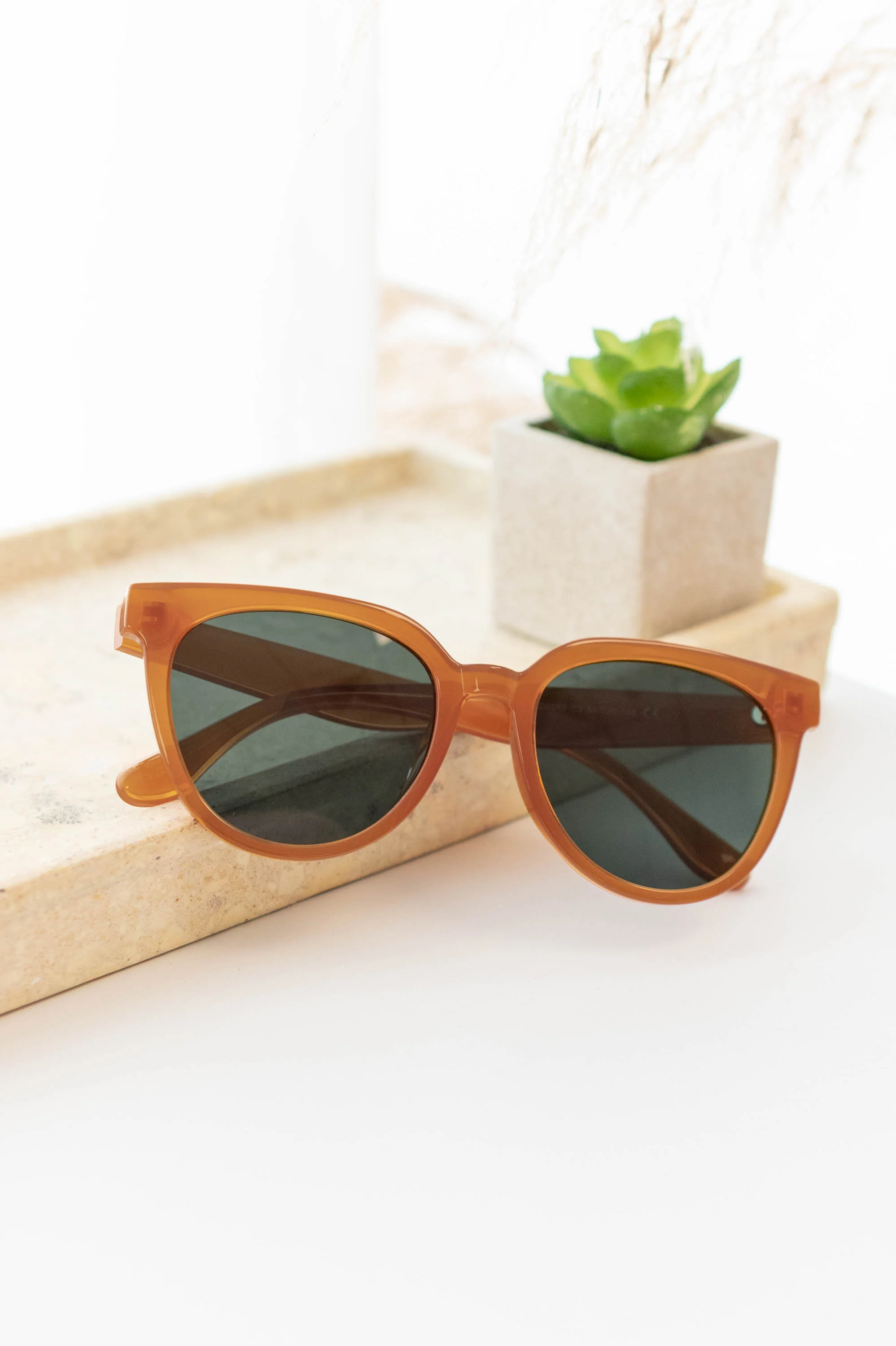 Shady Lady Sunglasses, Brown - Weilaico