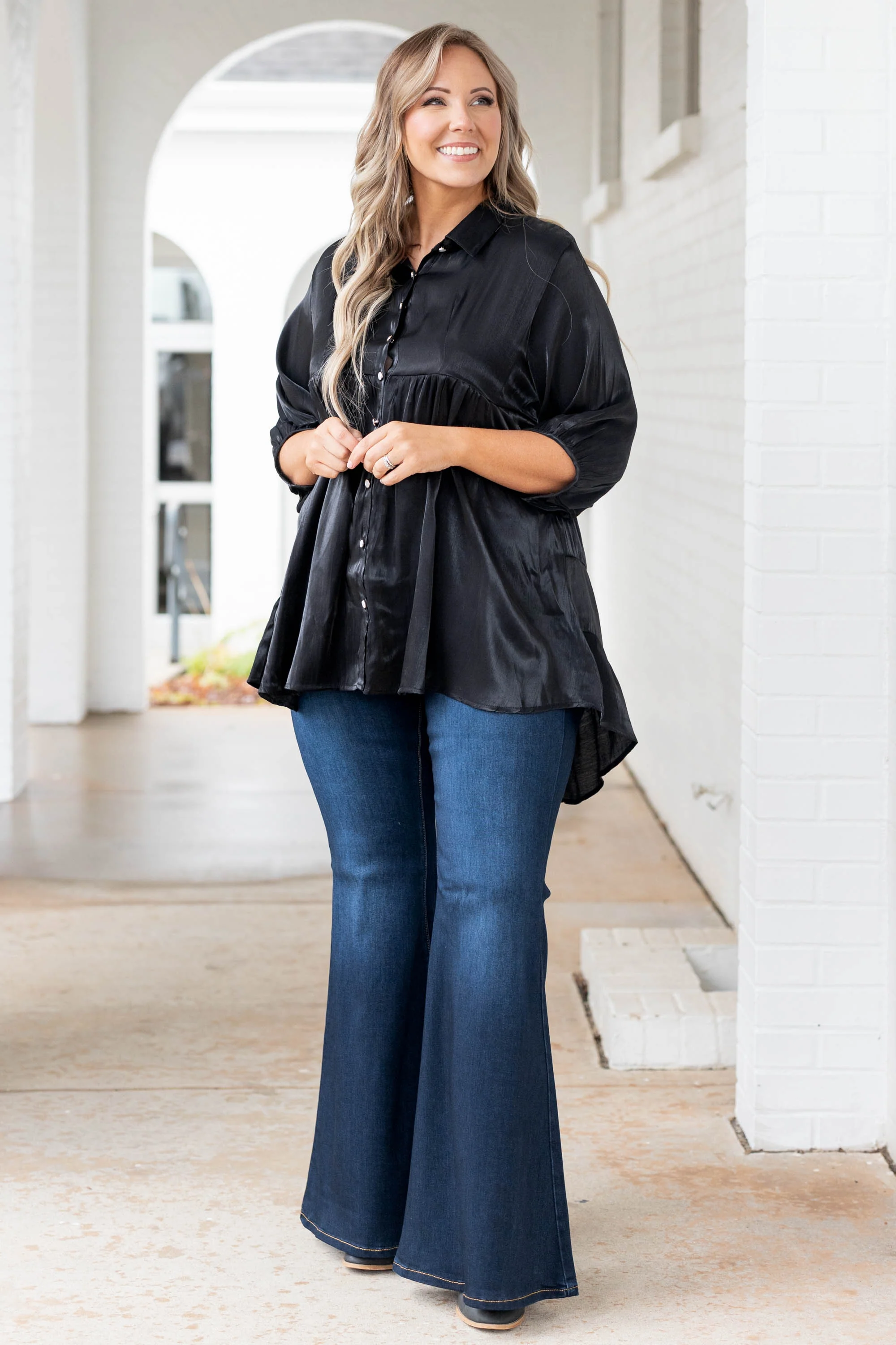 Castle In The Valley Tunic, Black - Weilaico