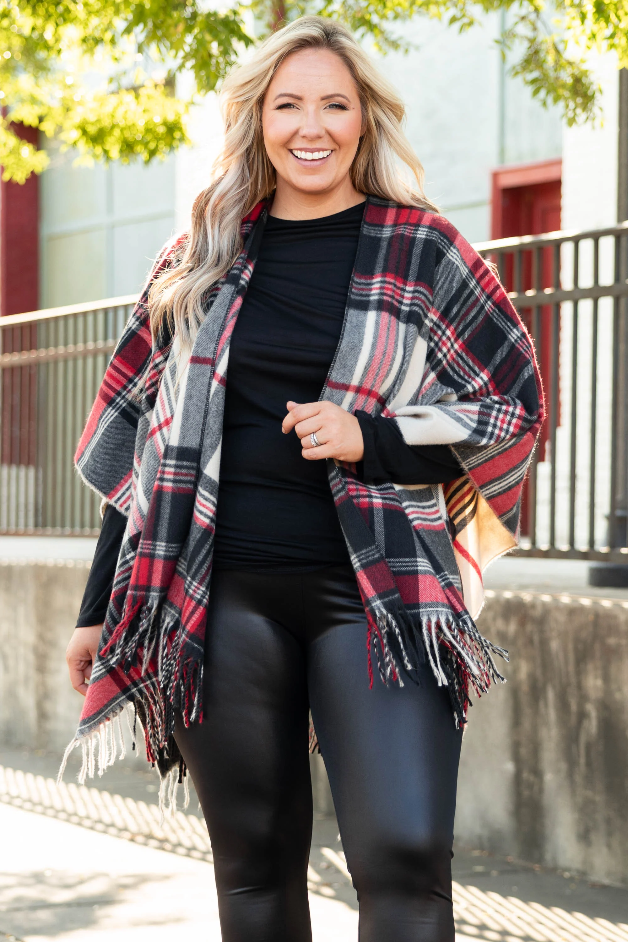 The Overlook Poncho, Red - Weilaico