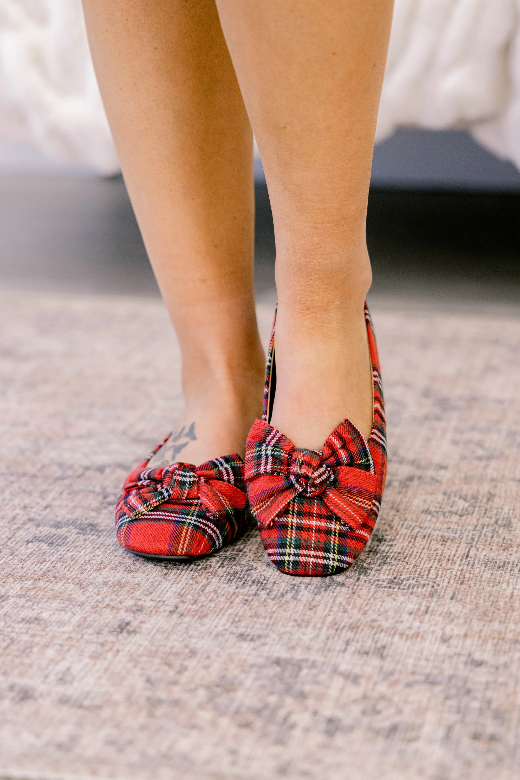 Corky's: Step Into The Holidays Flats, Red Plaid - Weilaico