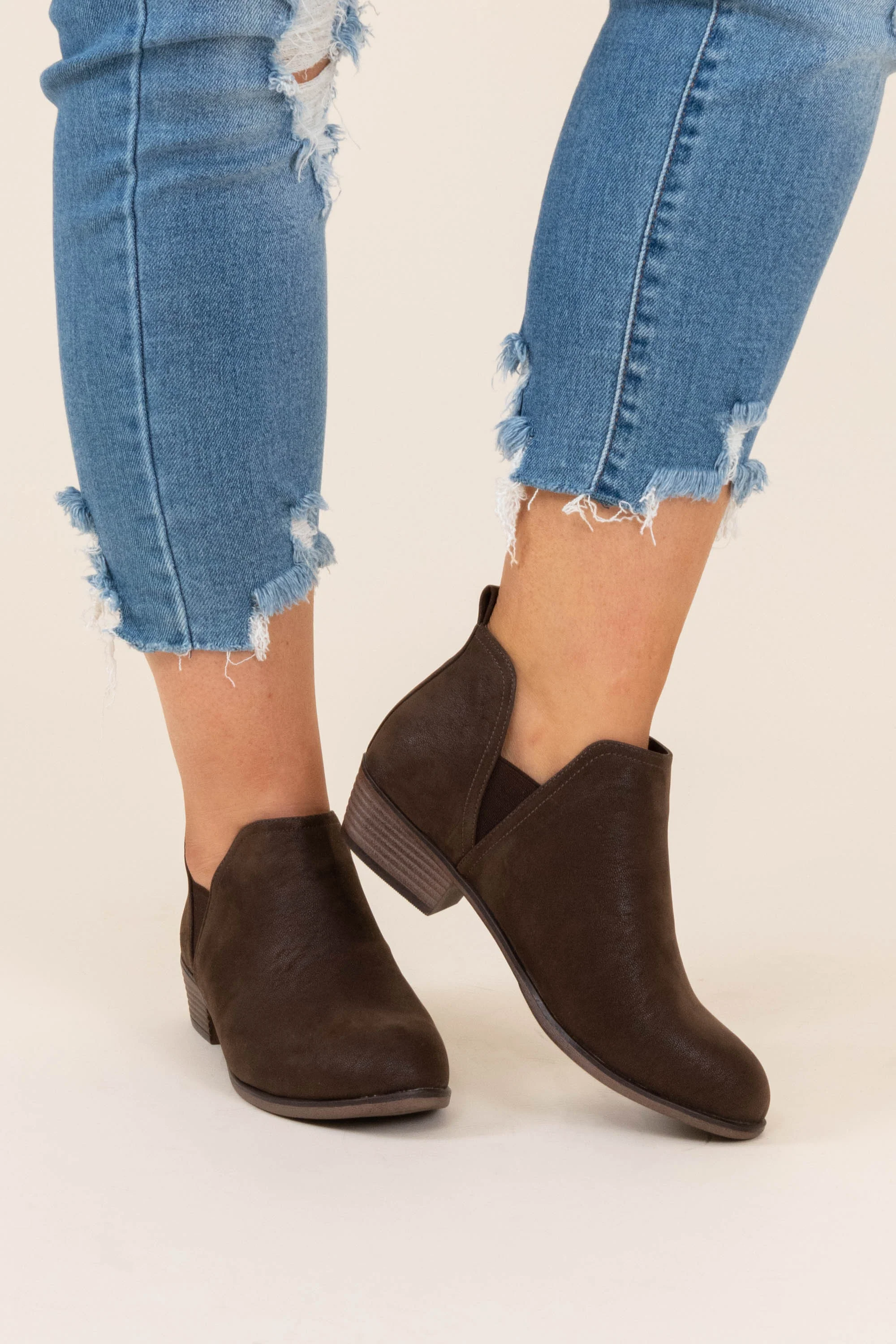 Foot In The Door Booties, Brown - Weilaico